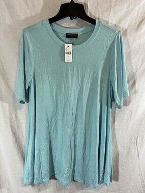 Lane Bryant Women’s NWT 14/16 Lt Blue Long Length Short Sleeve Shirt